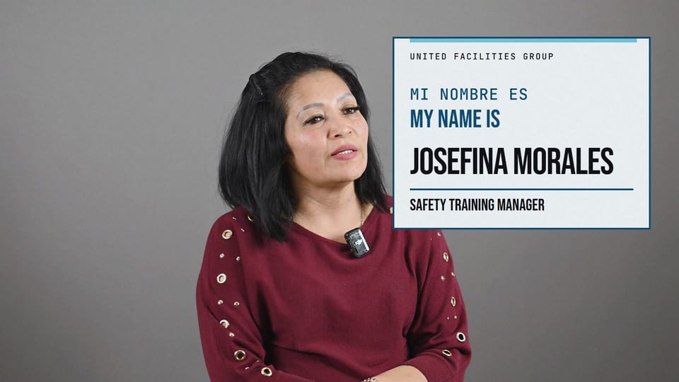 Josefina Morales in a maroon sweater looking to one side, a frame from the Spanish film Poner el Ejemplo